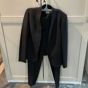 Brand New Women’s pant suit